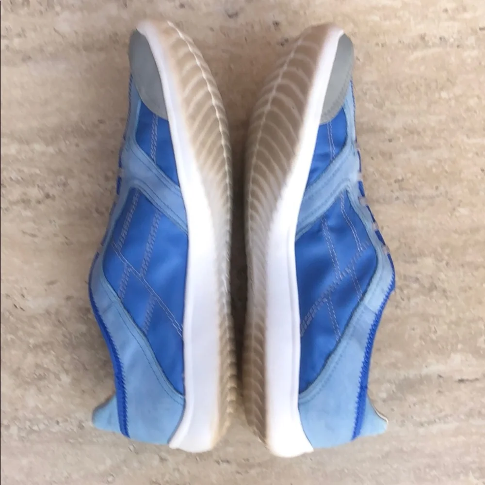 CLARKS Blue & Gray Elastic Laces Lightweight Airy Comfy Walking Shoes Sz 9 EUC - Picture 4 of 11